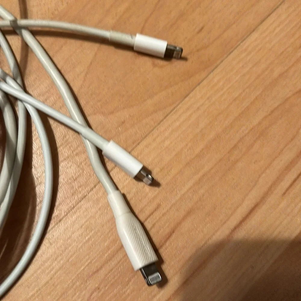 3 pack Apple charging cables 3 And 6 Ft and Apple headphones